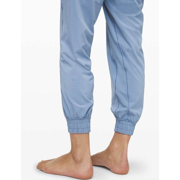 Lululemon Sun Setter Jogger in Tempest Blue Size 14 Athleisure Comfy Workout - Picture 3 of 9